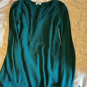 Size large, waffle knit, old navy sweater